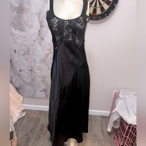 gorgeous satin and lace bodice Cabernet black alluring midi nightgown size Small